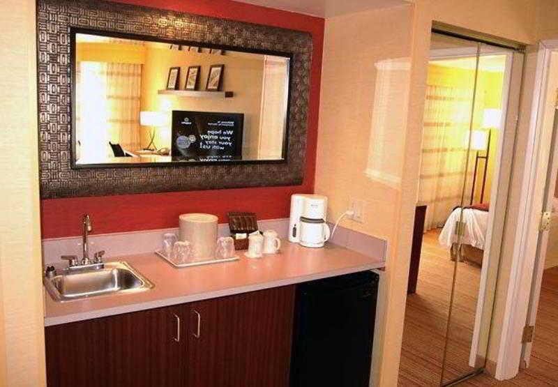 Courtyard By Marriott Traverse City Eksteriør bilde