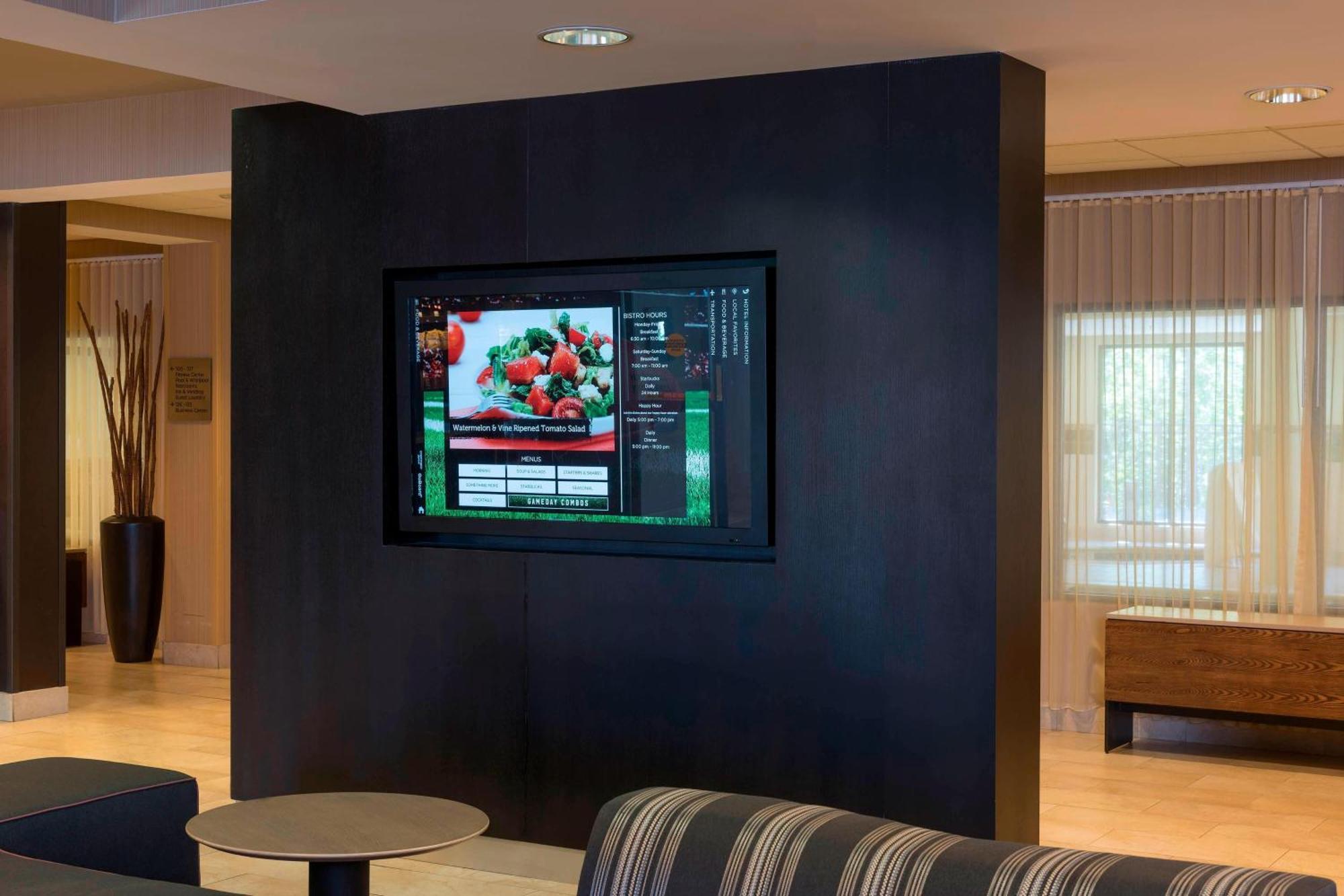 Courtyard By Marriott Traverse City Eksteriør bilde
