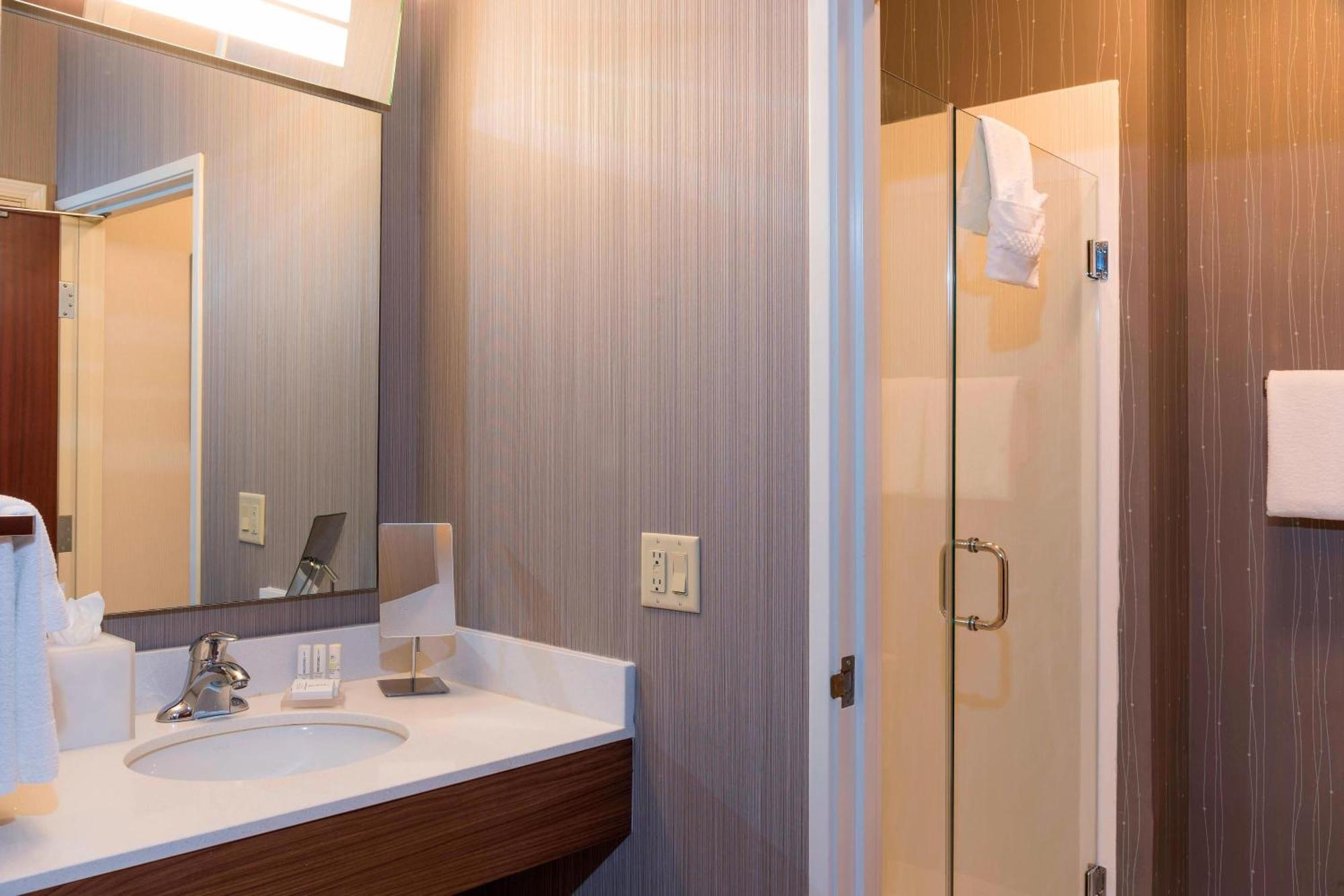 Courtyard By Marriott Traverse City Eksteriør bilde